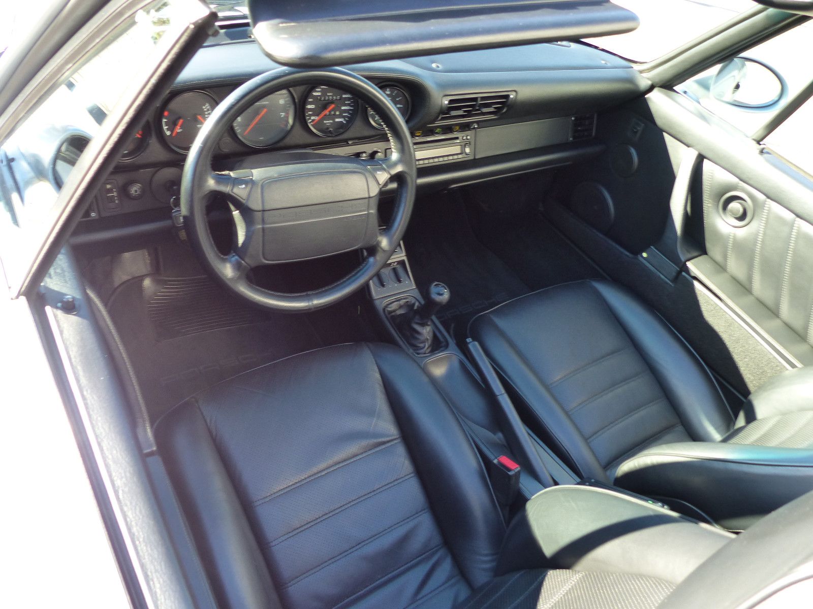 Fahrzeugabbildung Porsche 964 Carrera 4 Cabriolet