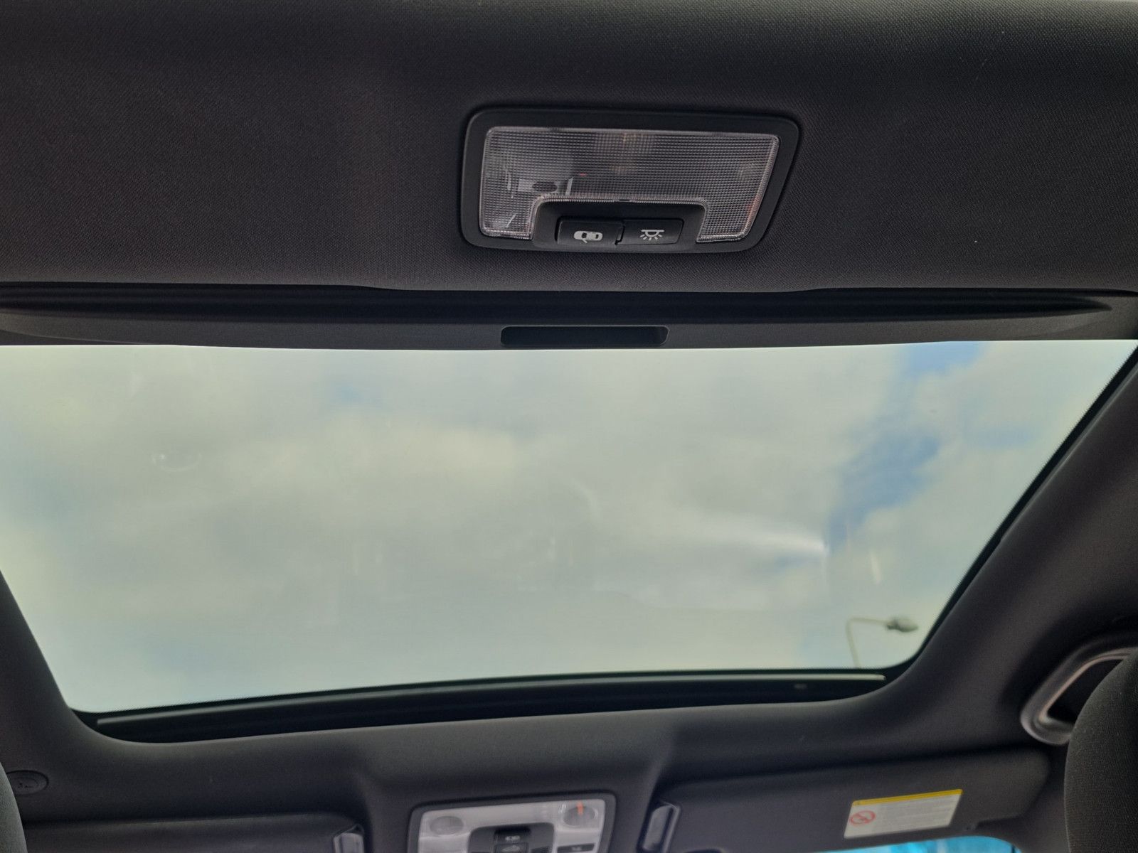 Fahrzeugabbildung Kia Sportage  ALLRAD 4X4 AUTOMAT/PANORAMA/NAVI/XENON