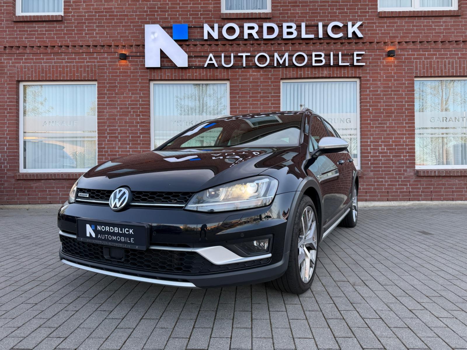 Volkswagen Golf VII Alltrack *LED*Carplay*Pano*Kamera*AHK*