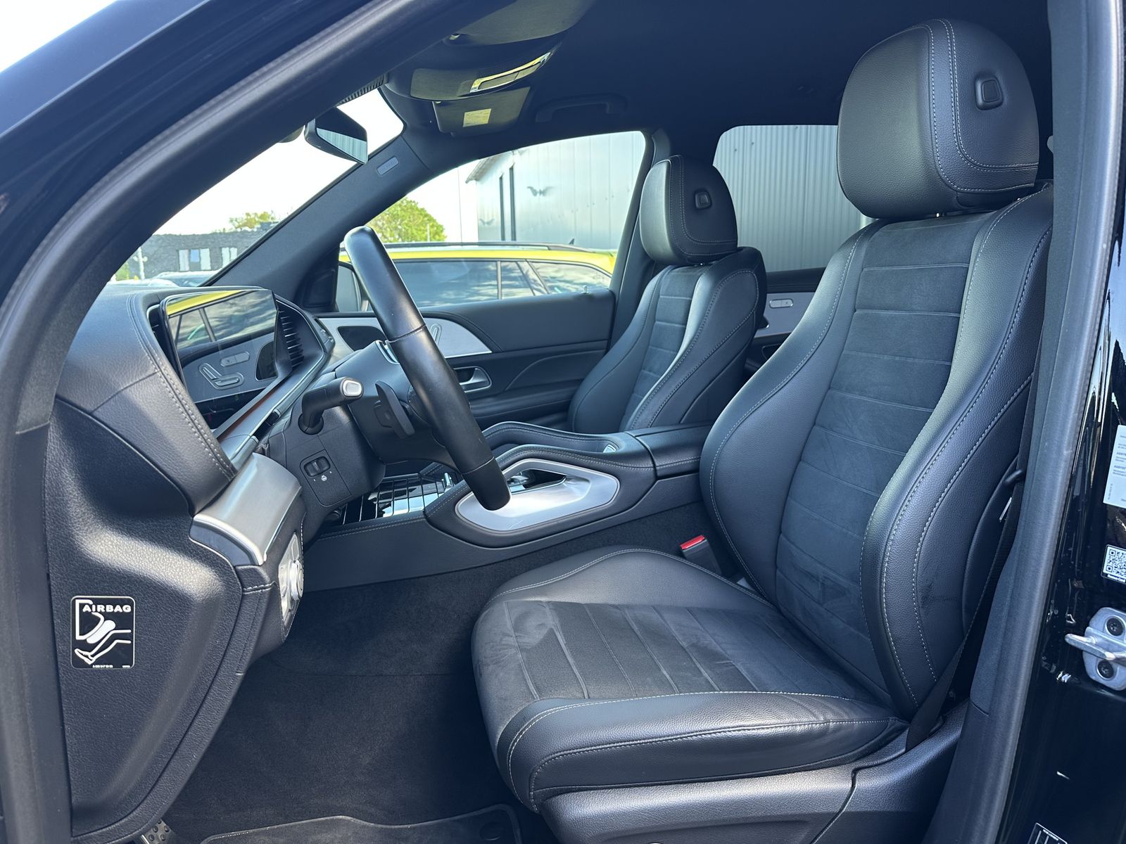 Fahrzeugabbildung Mercedes-Benz GLE 350de 4Matic AMG-Line NAV+LED+AHK+HEAD-UP+DD