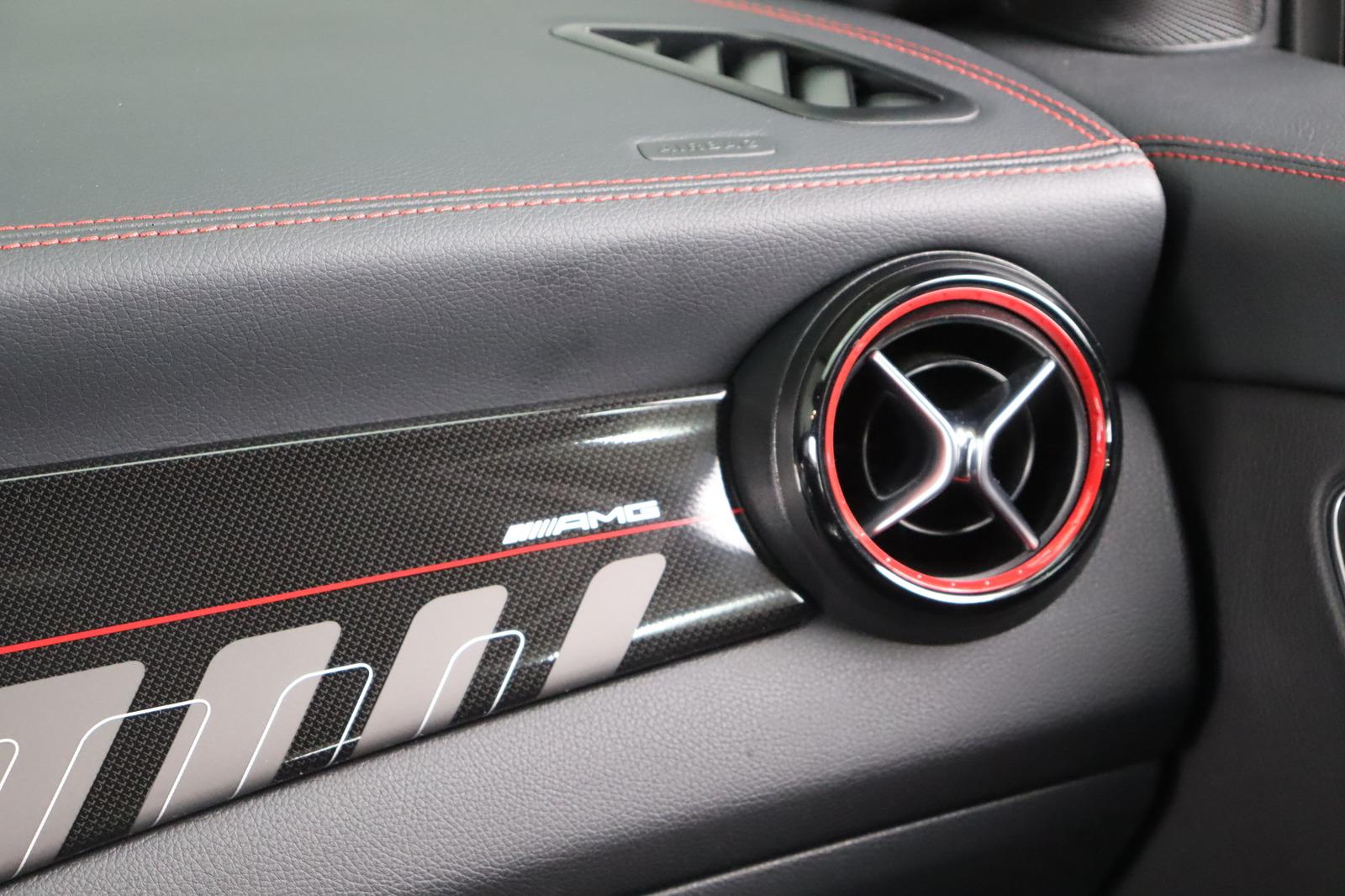 Mercedes-Benz CLA 45 AMG 4Matic Coupe * Led * Navi * Alcantara