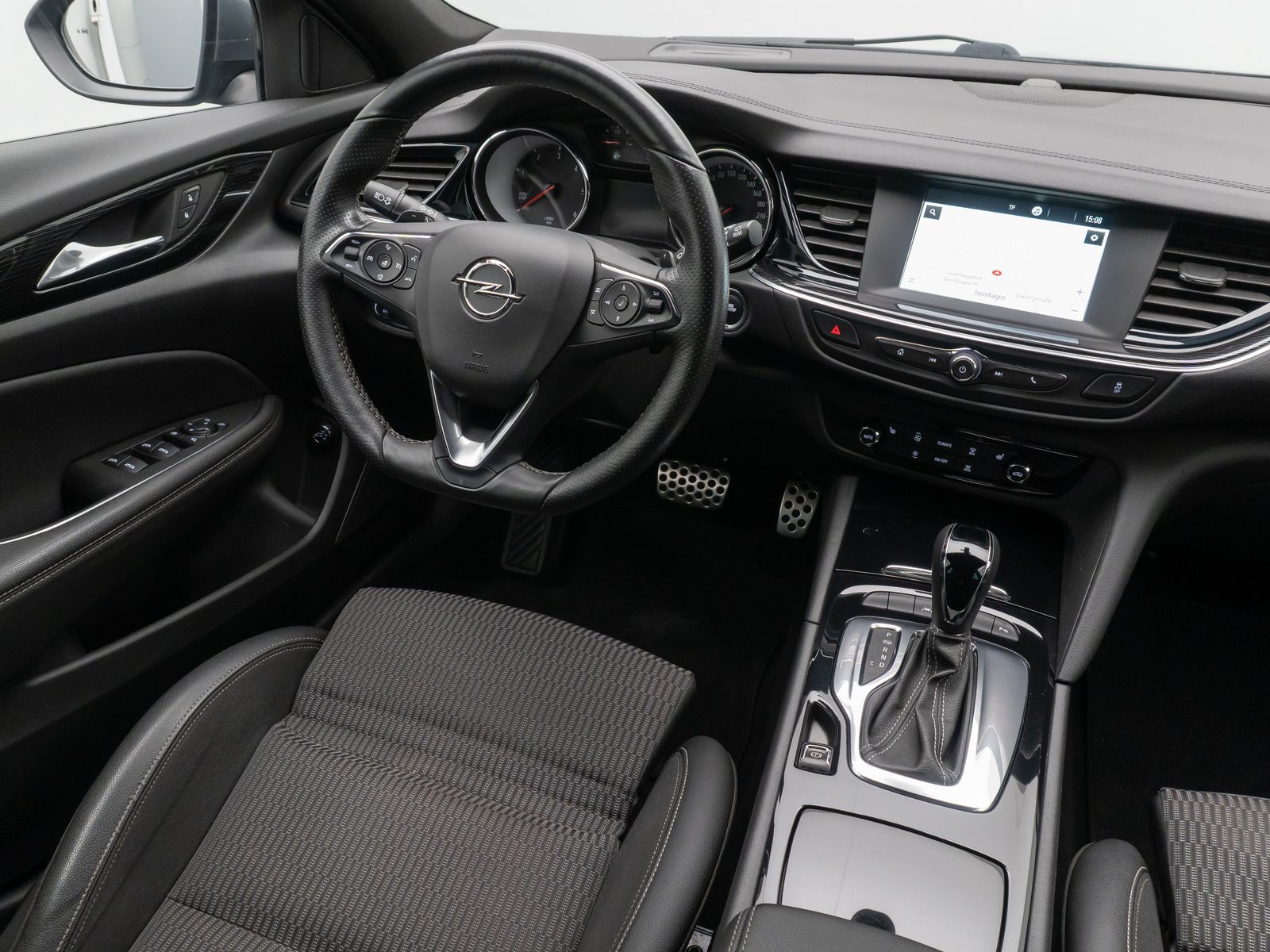 Fahrzeugabbildung Opel Insignia Innovation 4x4 Kamera FahrAssist Navi 1