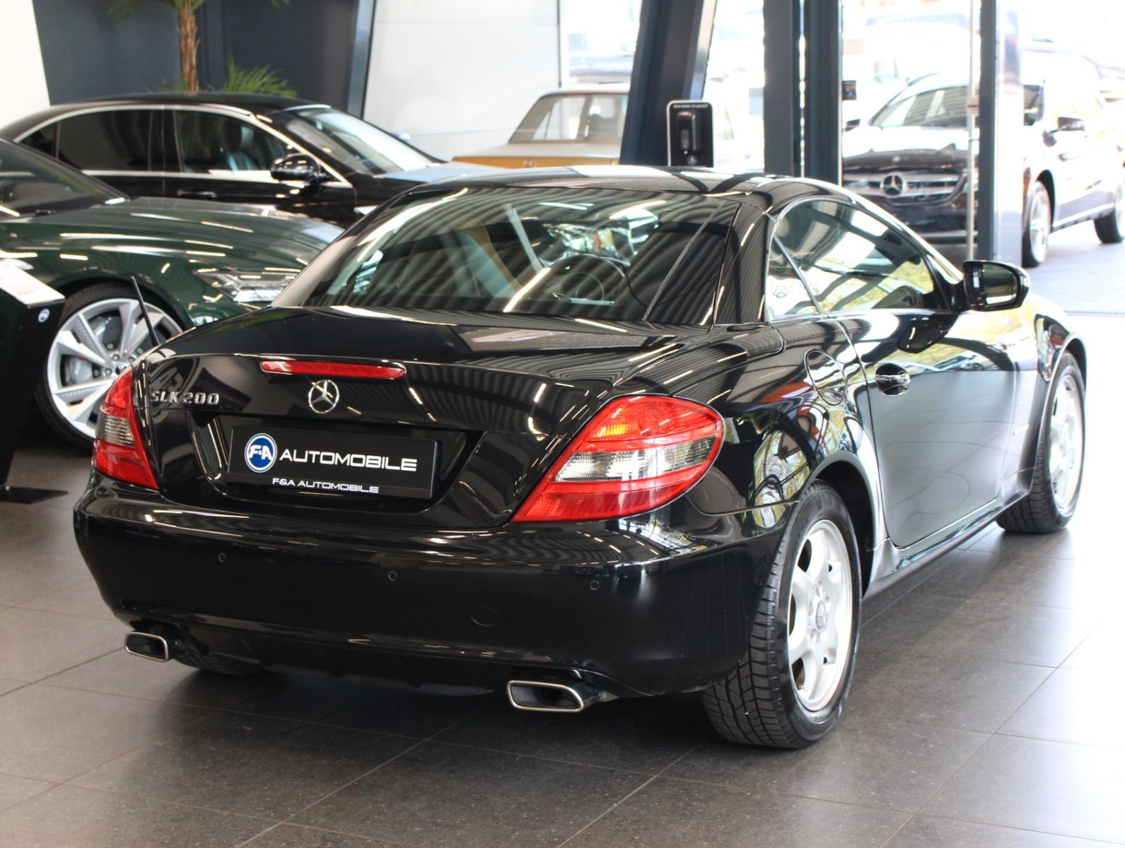 Fahrzeugabbildung Mercedes-Benz SLK 200 *2.Hand*Navi*Parktronic*Sitzheizung