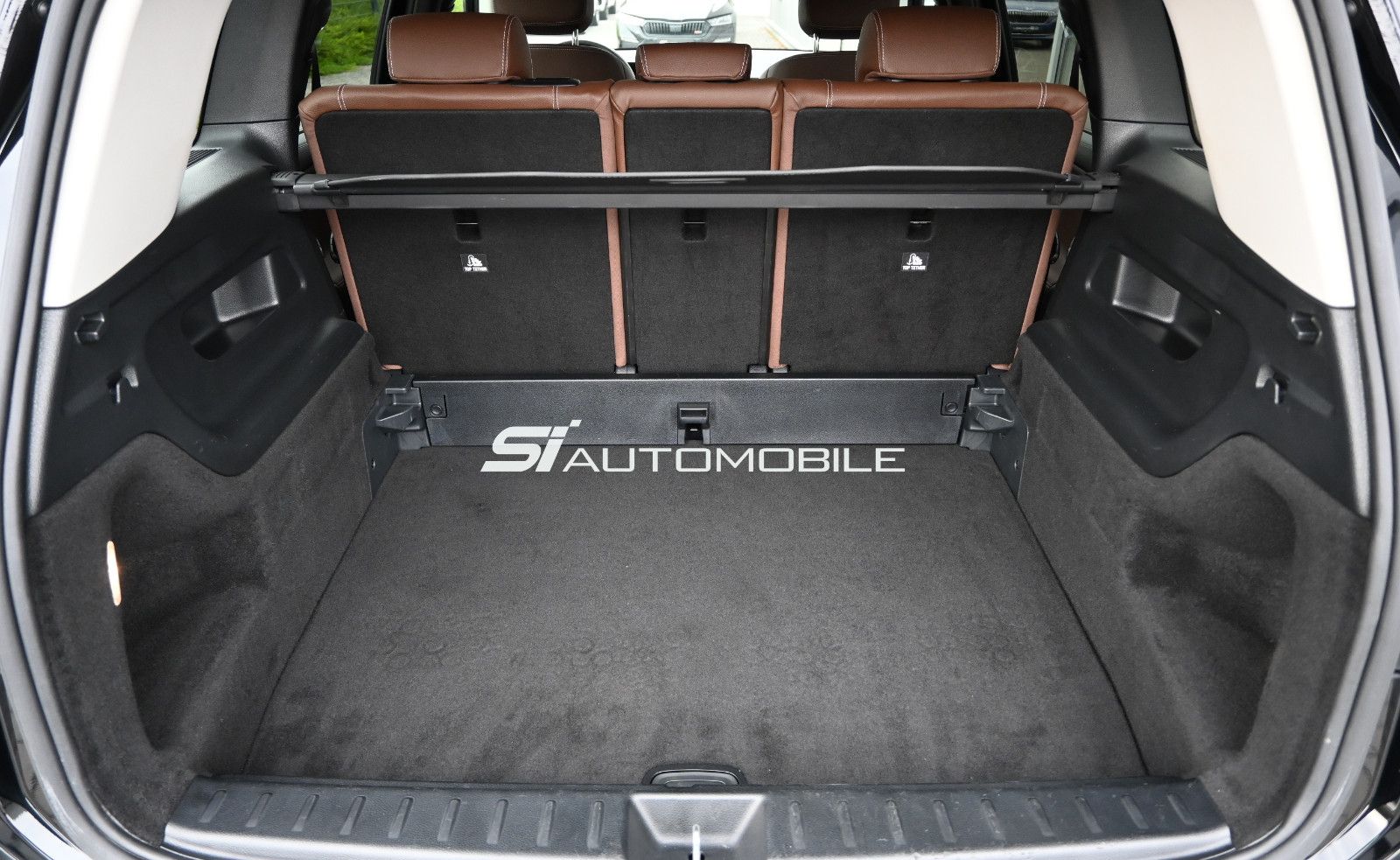 Fahrzeugabbildung Mercedes-Benz GLB 200 d Aut. Night Paket °AHK°STANDHEIZ°KAMERA