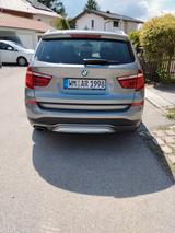 BMW X3 xDrive20d xLine AT xLine Garagenwagen - BMW X3: At