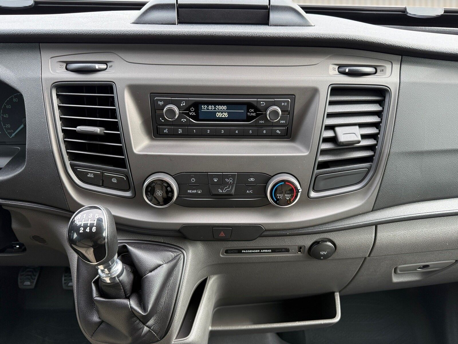 Fahrzeugabbildung Karmann Dexter 4x4 DE 570 AW Klima, RFK, El. Trittstufe