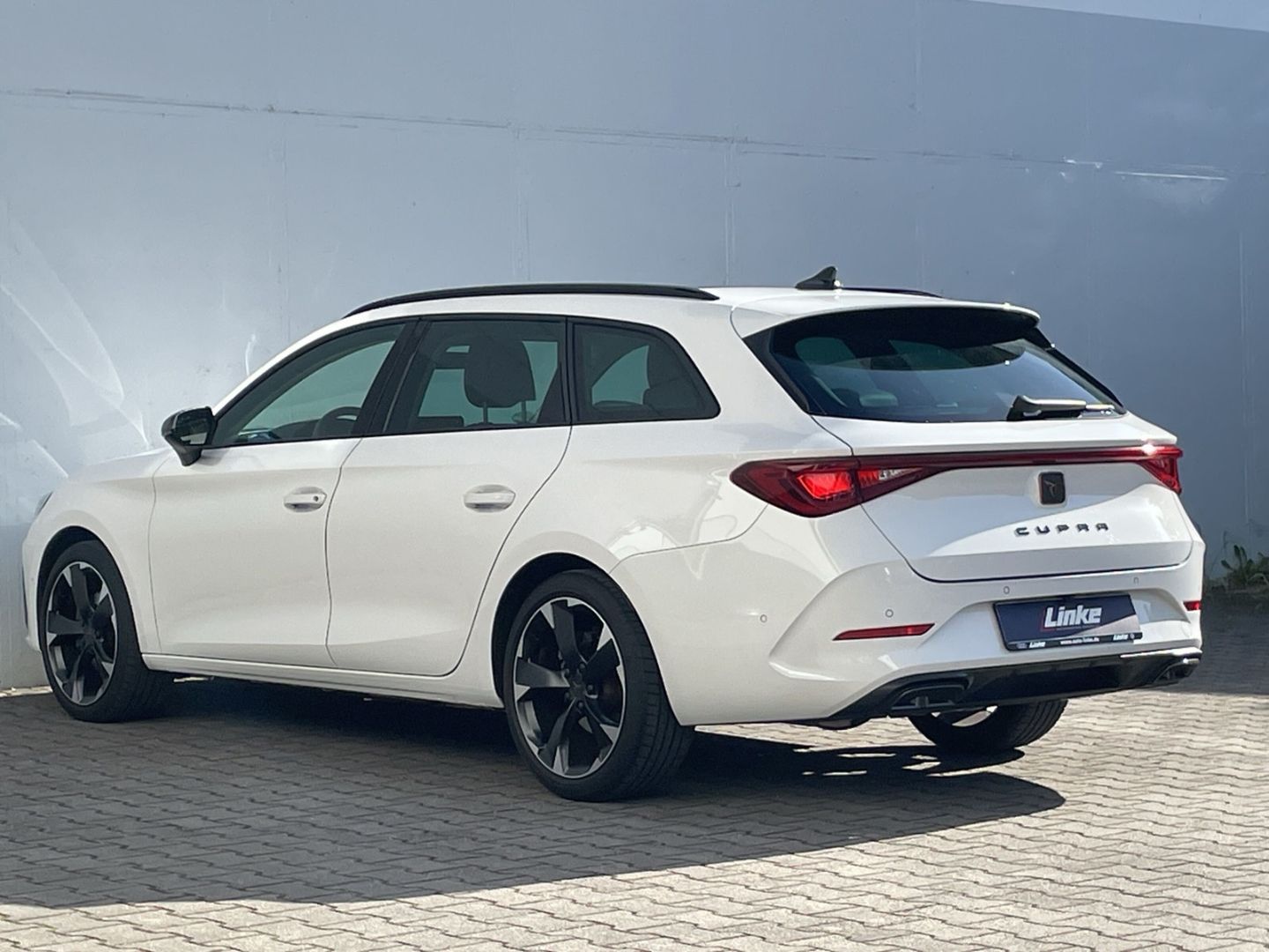 Leon Sportstourer 1.5 eTSI DSG AHK/Pano/Kamera/K