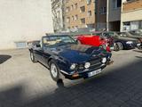 Aston Martin V8 Vantage - blaue Aston Martin V8 Vantage