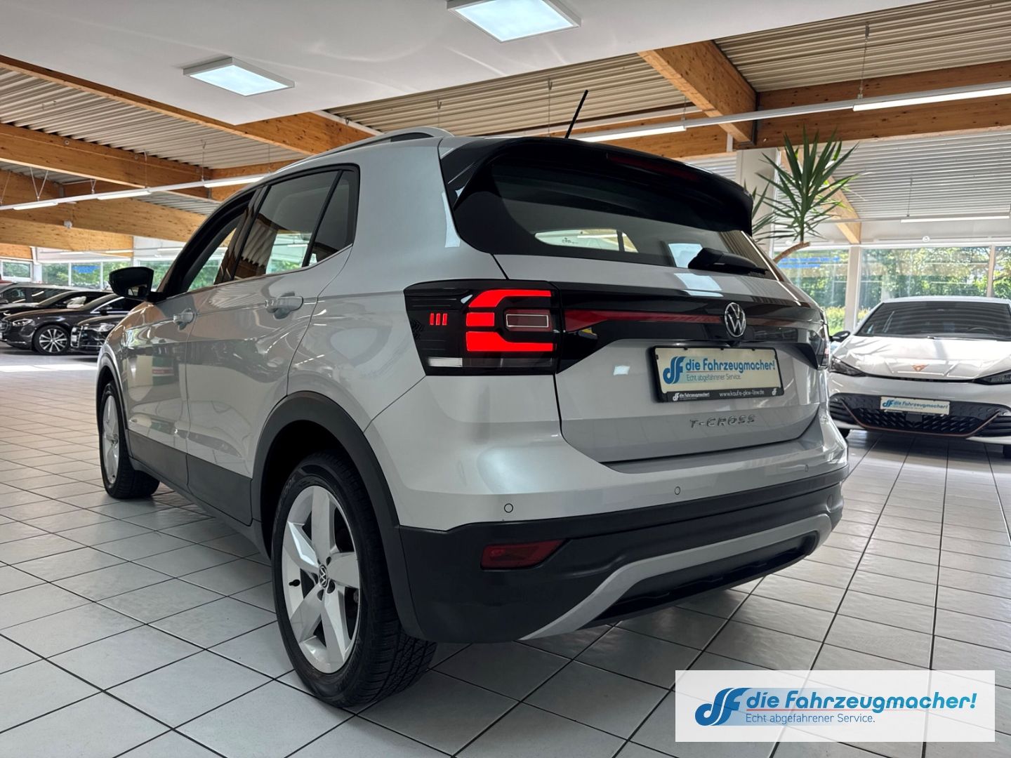 Fahrzeugabbildung Volkswagen T-Cross Style Navi Digitales Cockpit LED Dyn. Ku