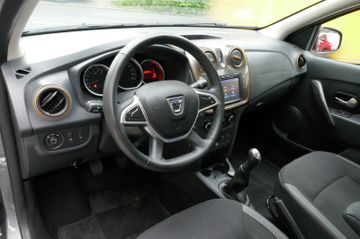 Fahrzeugabbildung Dacia Sandero II Stepway Celebration