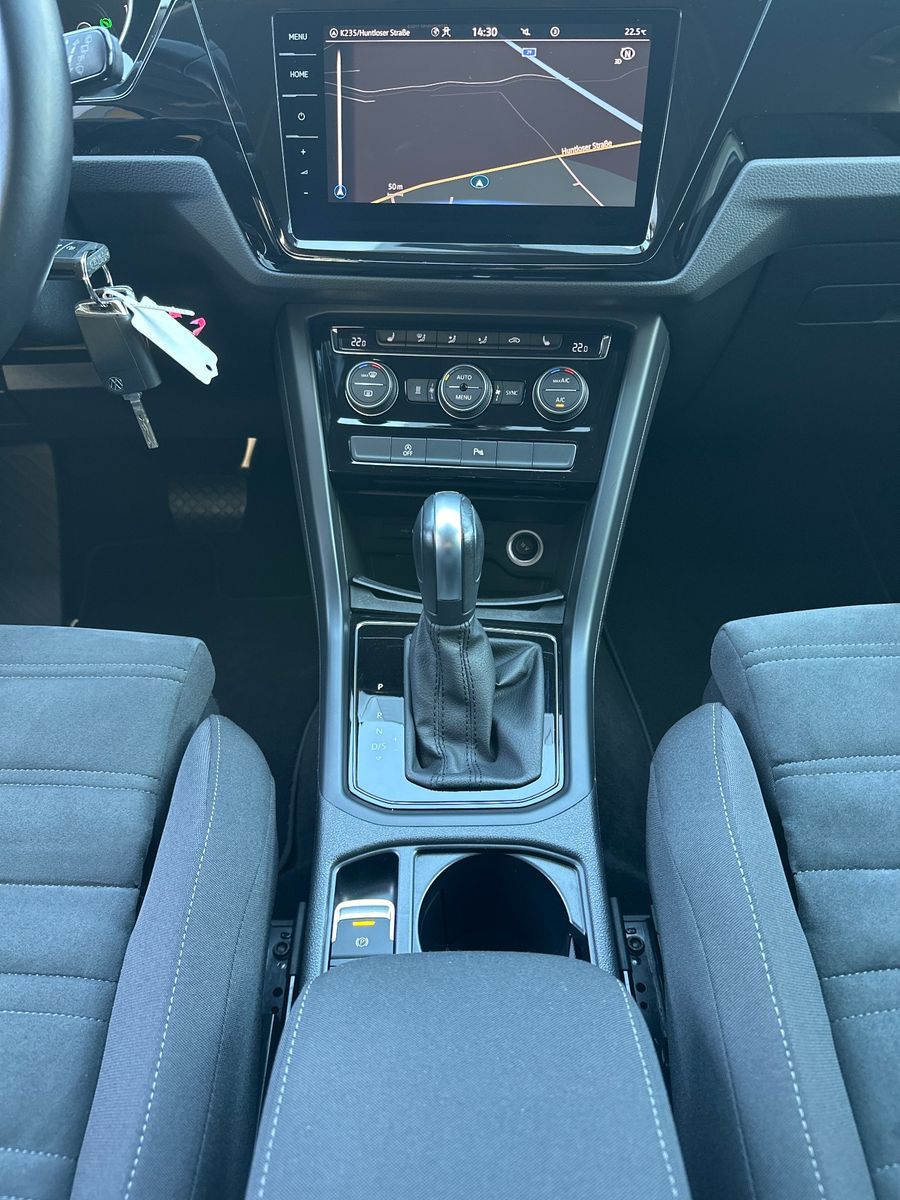 Fahrzeugabbildung Volkswagen Touran 2.0 TDI DSG Highline NAV+LED+KAM+AHK+1HD