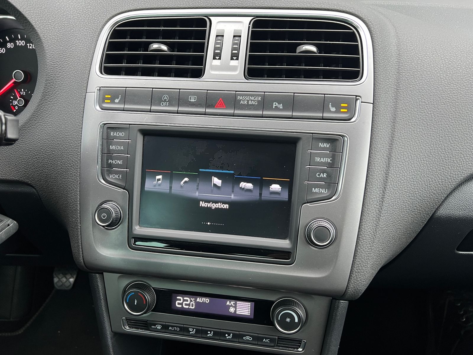 Fahrzeugabbildung Volkswagen Polo Lounge 1.0 *Sitzheizung, Climatronic, Navi*