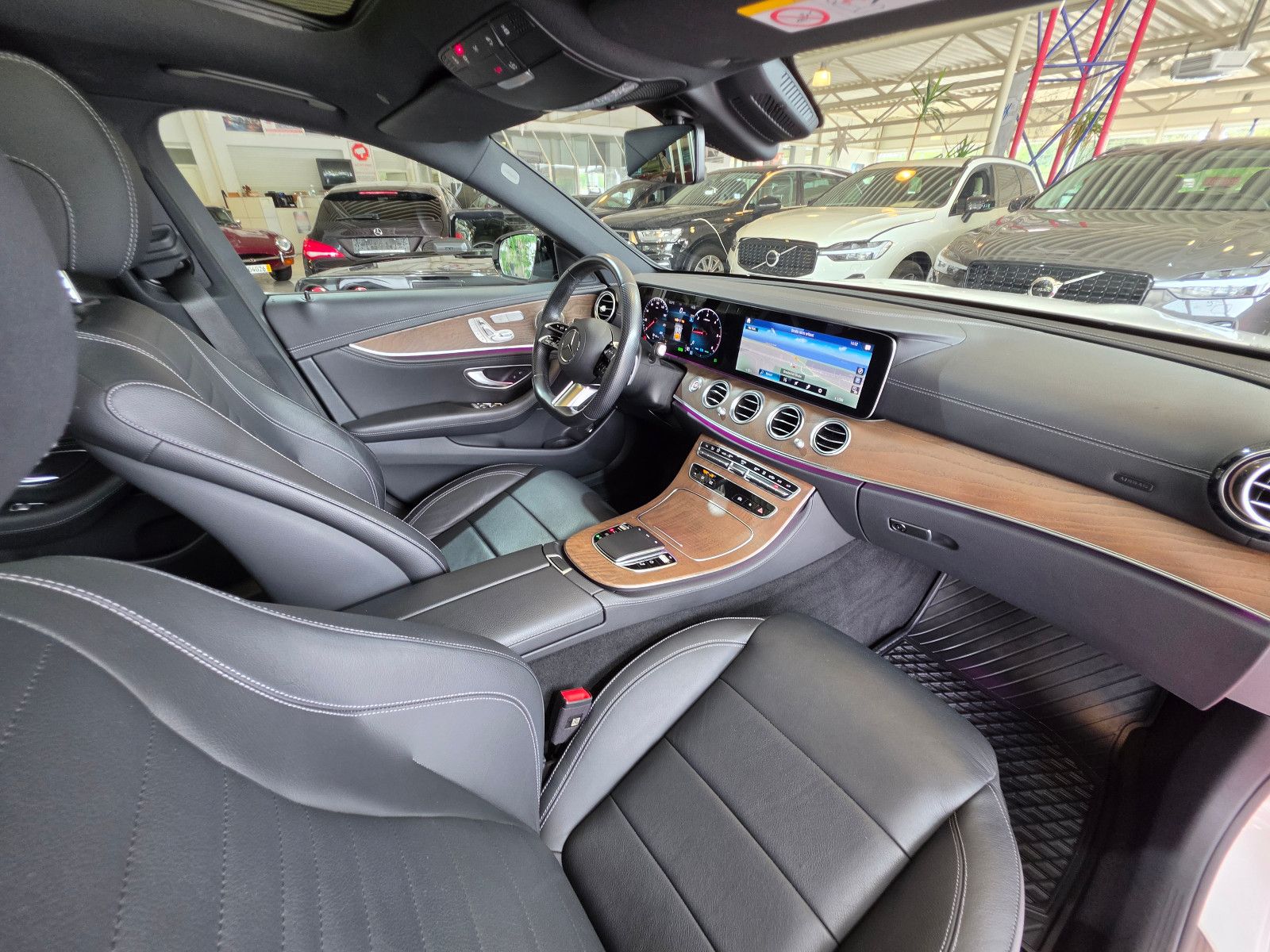 Mercedes-Benz E 220 d 4Matic AMG Line BURMESTER STANDH PANO foto 23