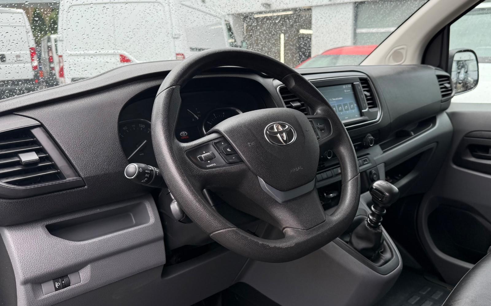 Toyota PROACE (Verso)
