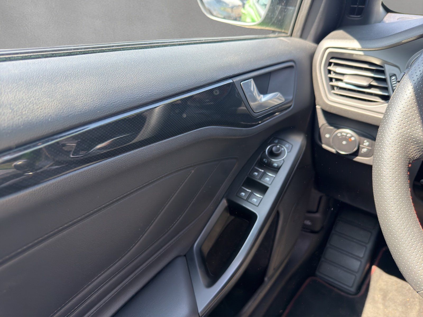 Fahrzeugabbildung Ford Focus ST 2.3 EcoBoost X Panodach/LED/