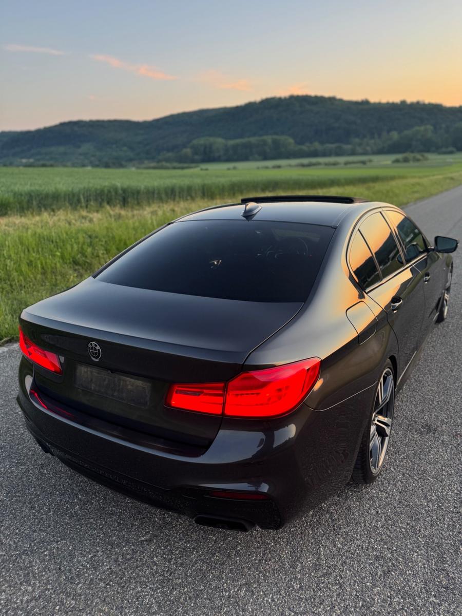 BMW 530d *1.HAND *M-SPORTPAKET *LED *SCHIEBEDACH  