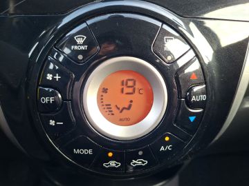 Bild 17 Nissan Note Acenta Klimaautom Temp Regensensor GA Speed