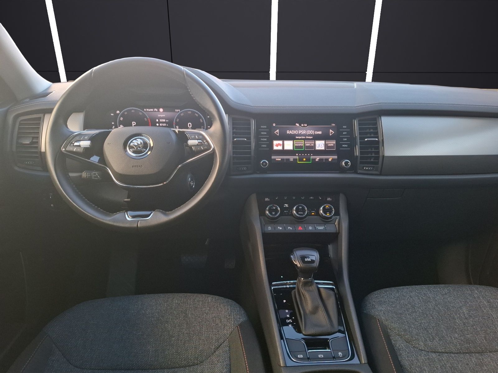 Fahrzeugabbildung SKODA Kodiaq TSI Clever DSG Matrix AHK Navi ACC RFK SH