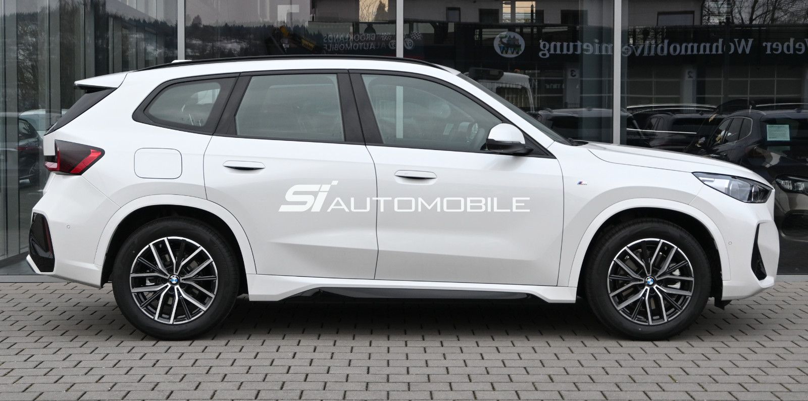 Fahrzeugabbildung BMW X1 xDrive23i M-Sport °ACC°AHK°360°MEMO°HARMAN°