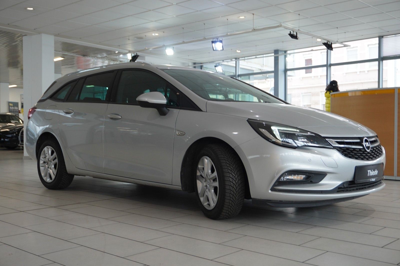 Fahrzeugabbildung Opel Astra K ST 1.4T ON NAVI/LED/KAMERA/SPORT/SH/TEMP