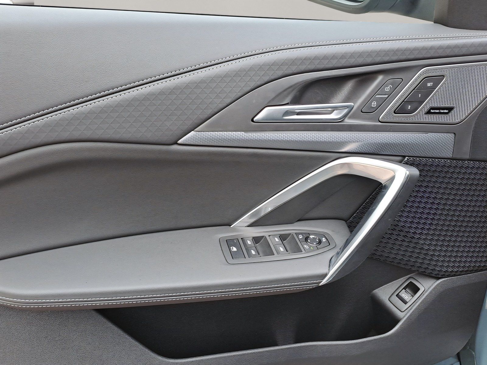 BMW iX2 - Bild 16