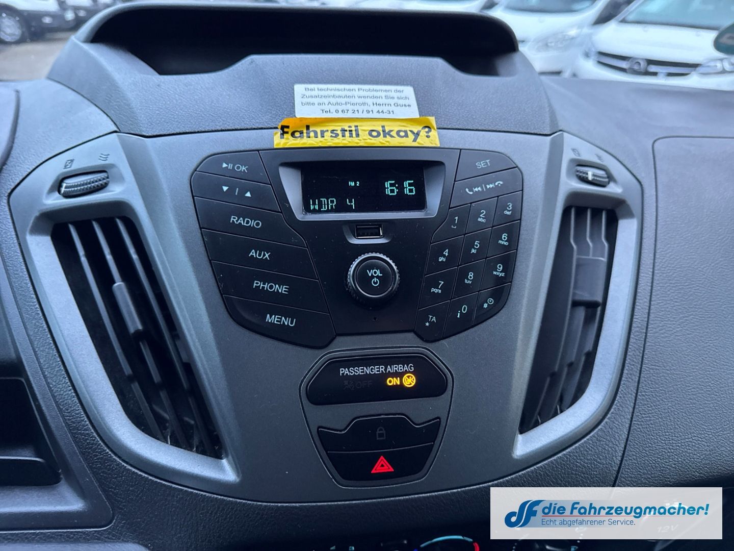 Fahrzeugabbildung Ford Transit Custom Tourneo 300 L1 *1977