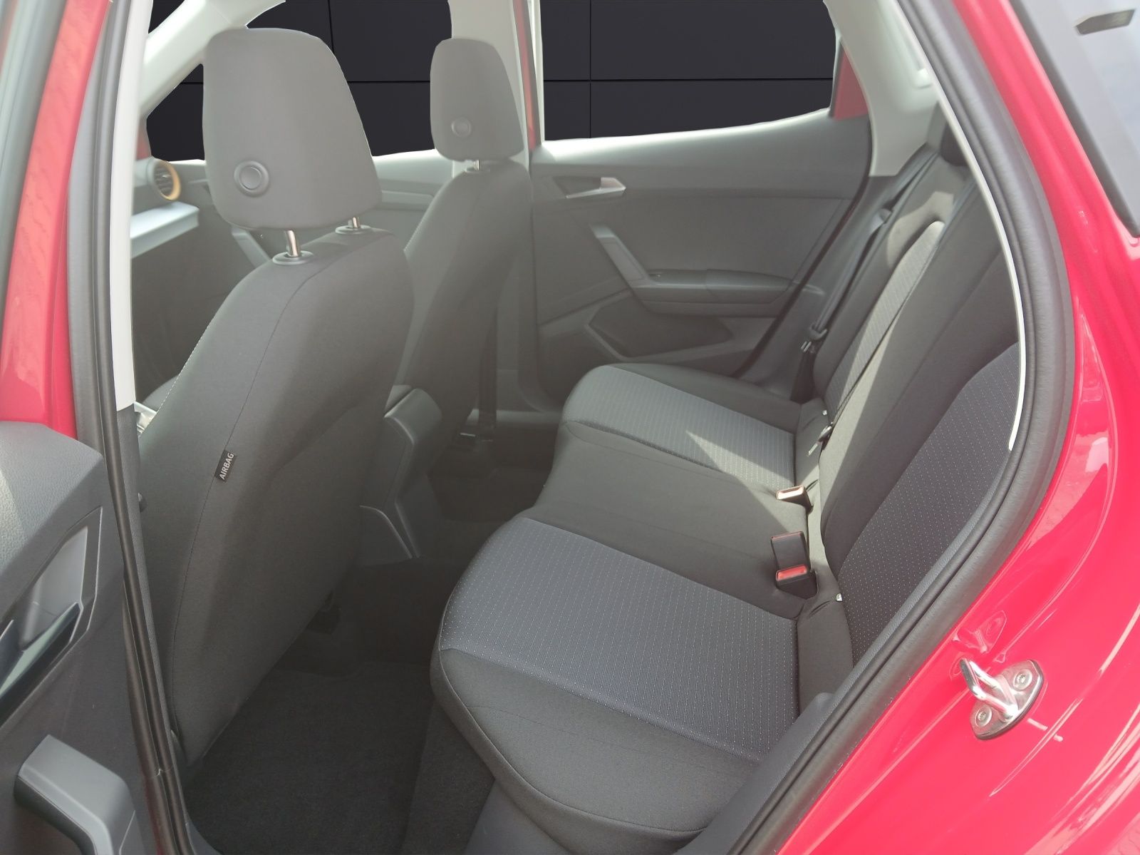 Fahrzeugabbildung SEAT Arona TSI Style DSG LED GRA PDC SH LM