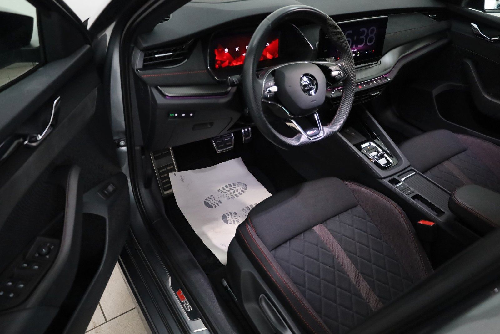 Fahrzeugabbildung SKODA Octavia Combi RS Navi,LED,HUD,ACC,Apple CarPlay