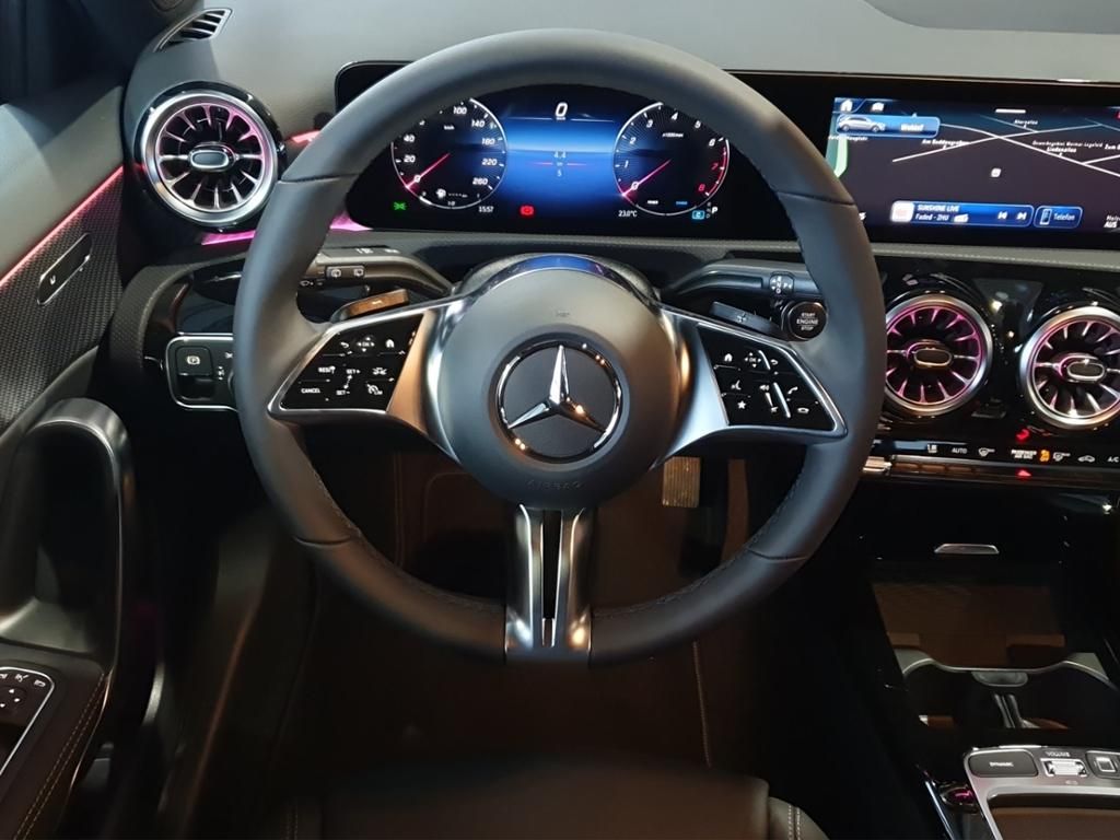 Fahrzeugabbildung Mercedes-Benz A 180 Distronic*AHK*Sound*Night*LED*Sitzhzg*360