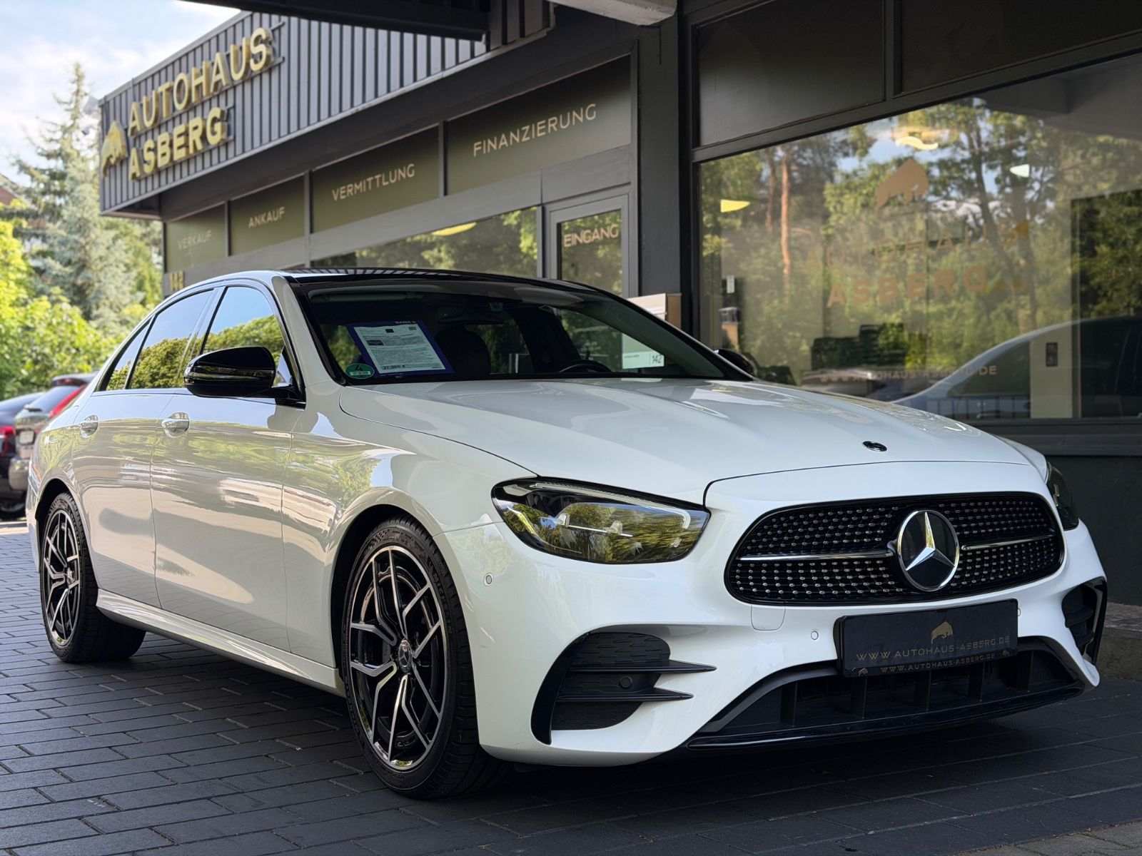 MERCEDES-BENZ E 220 d AMG LINE/NIGHT/WIDESCREEN/TOTW/LED/20"