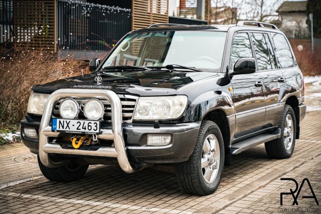 Toyota Land Cruiser 100 V8 Executive