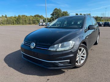 Volkswagen Golf - 1