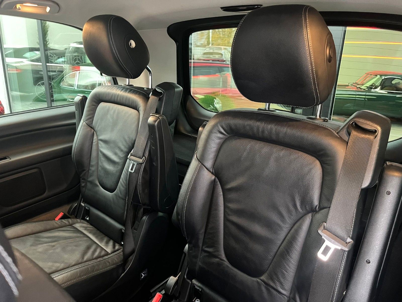 Fahrzeugabbildung Mercedes-Benz V 250 CDI Edition 4Matic Bluetec Kompakt