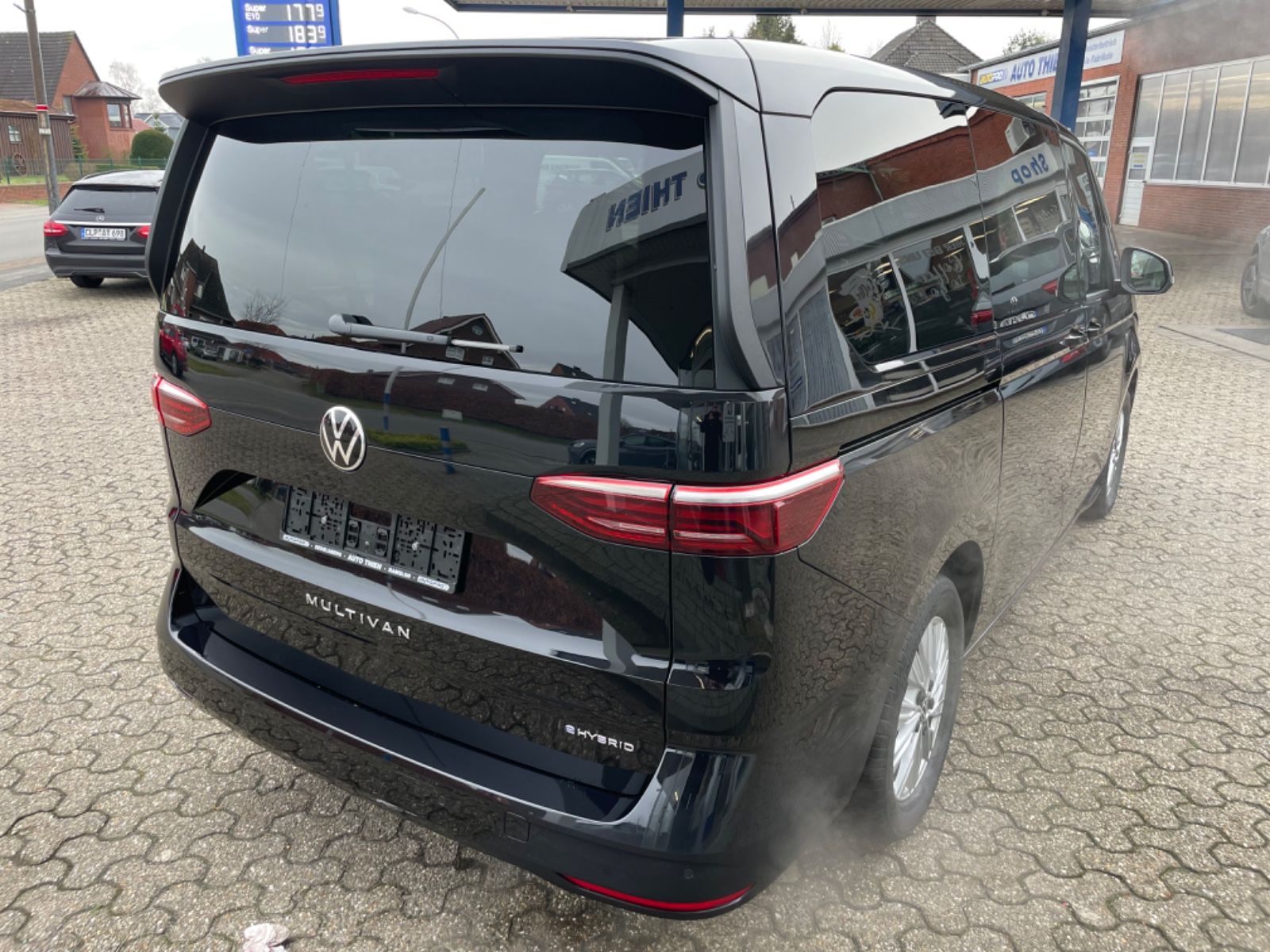 Fahrzeugabbildung Volkswagen T7 Multivan 1.4 eHybrid DSG Navi/IQ/ACC/LÜ Lang