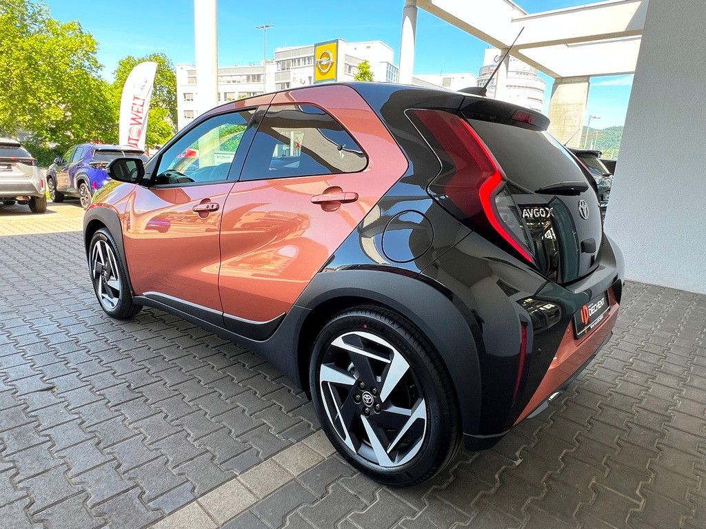 Fahrzeugabbildung Toyota Aygo 1.5 Lounge Kamera,LED,Matrix,Navi,SHZ,ACC