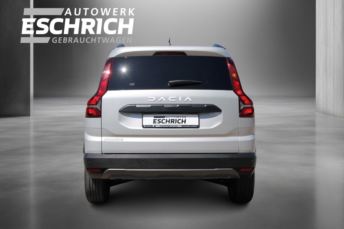 Fahrzeugabbildung Dacia Jogger Expression TCe 110 7-Sitzer