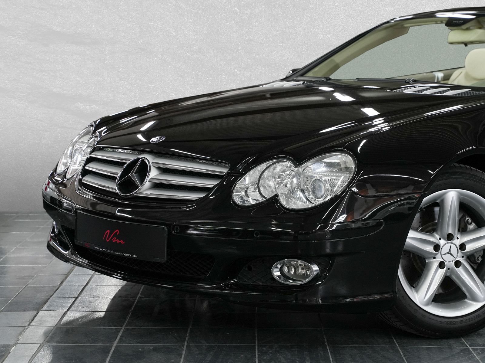 Fahrzeugabbildung Mercedes-Benz SL 350 - im sehr gepflegten Zustand