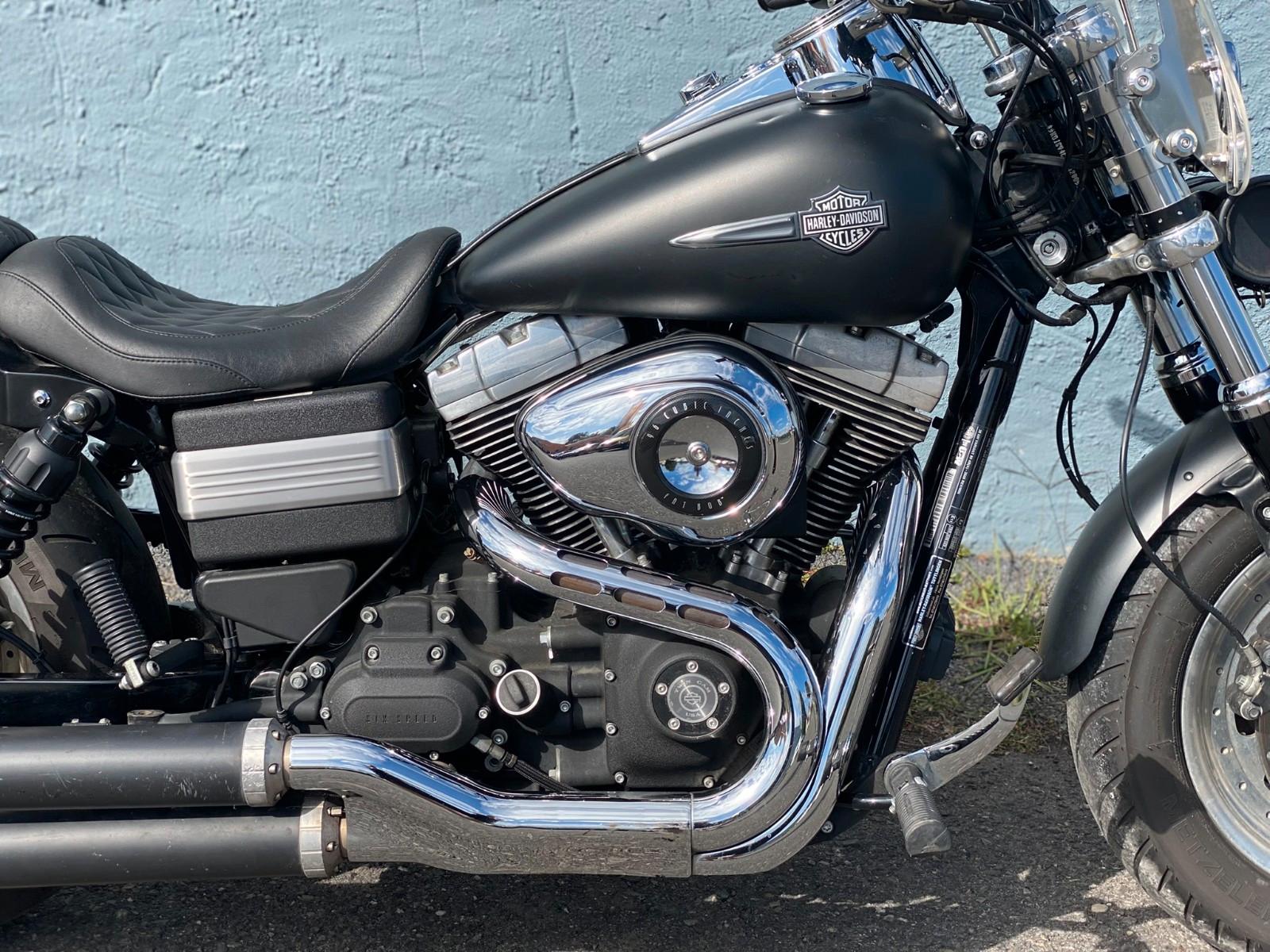 Harley-Davidson FAT BOB FXDF 5HD1 MIT V2 PERFORMANCE AUSPUFF