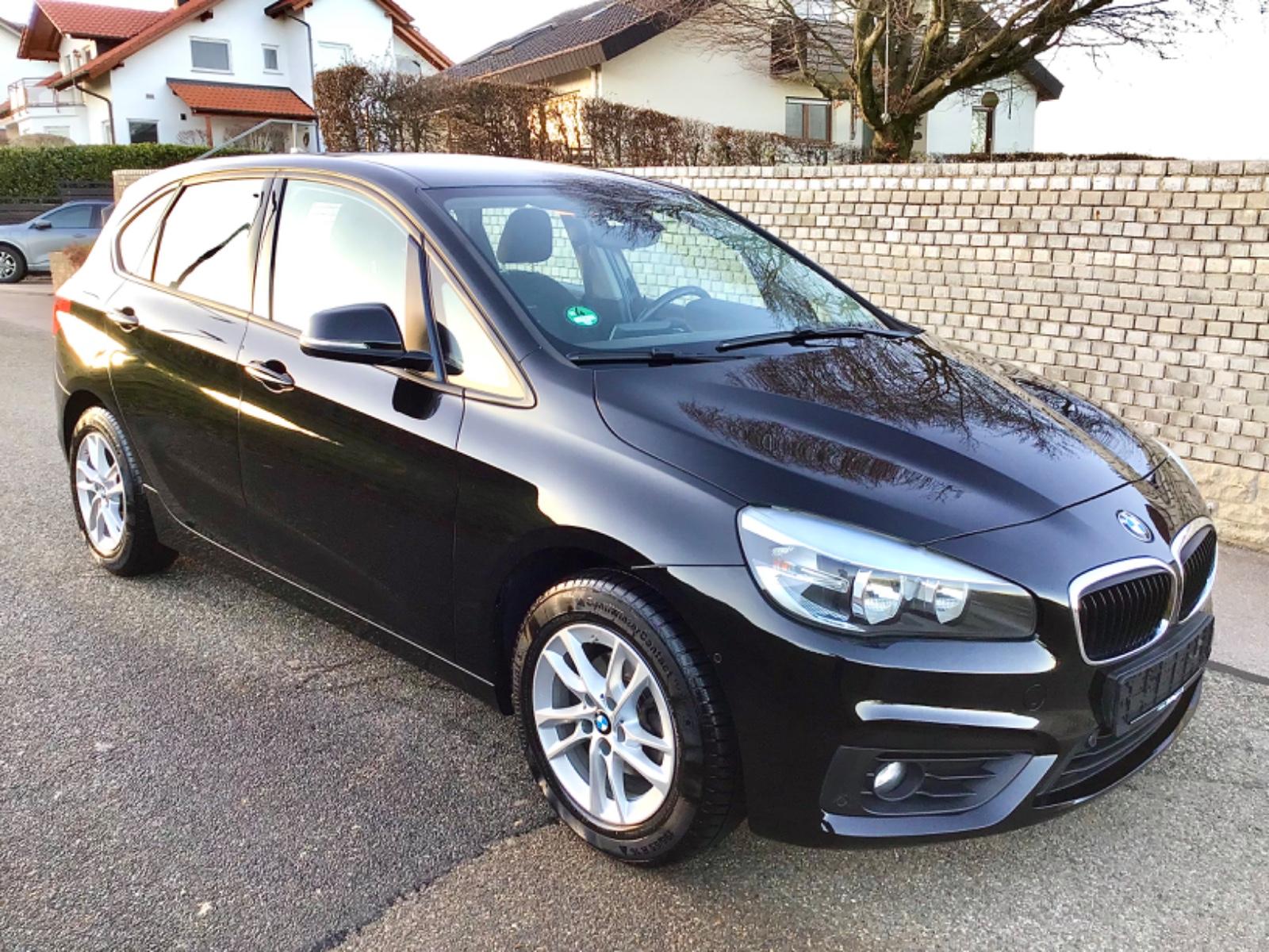 BMW 216 i Active Tourer Sport Line - Top Zustand !