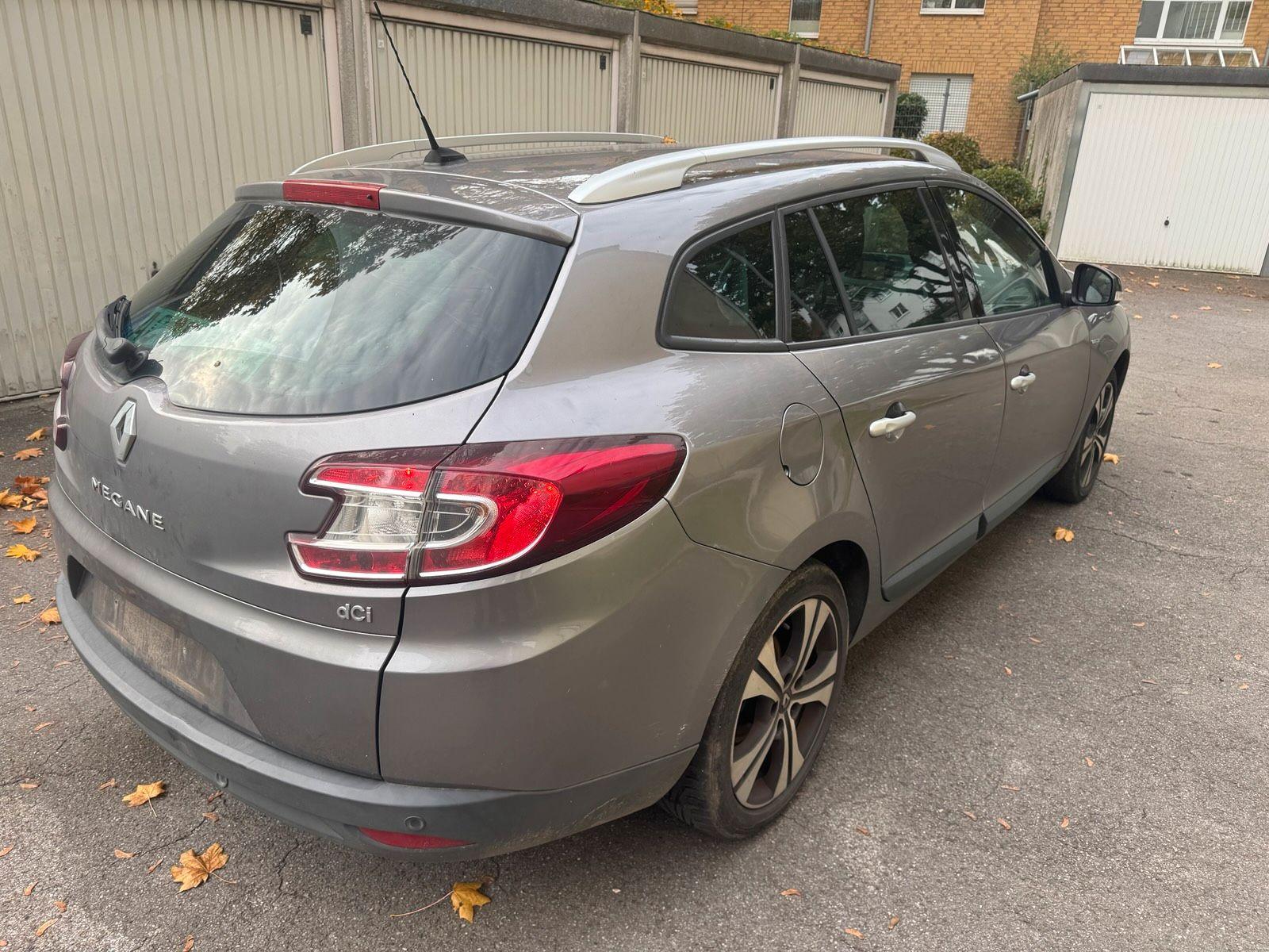 Renault Megane 2011 — engine 110 HP (81kW)