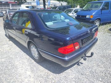 Mercedes E 230 - 5