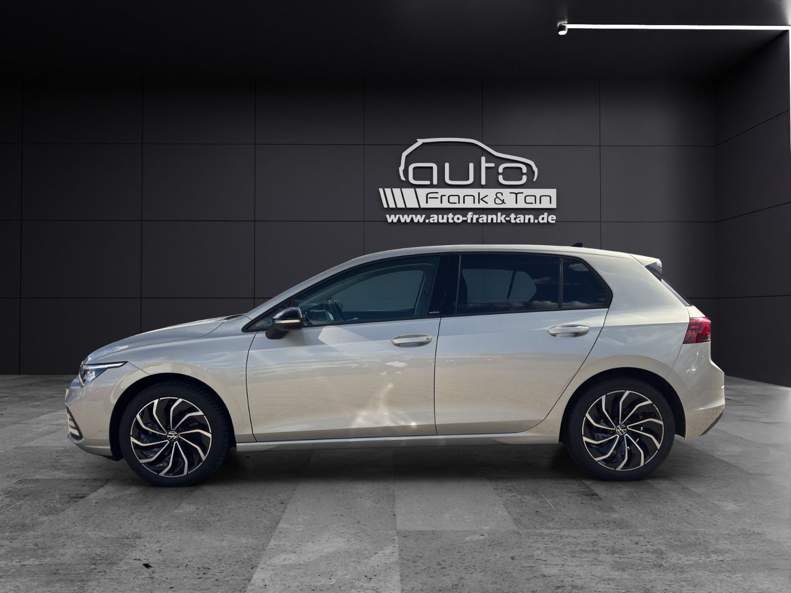 Fahrzeugabbildung Volkswagen Golf VIII 1.5 eTSI ACC/Apple/Ambiente/Keyless