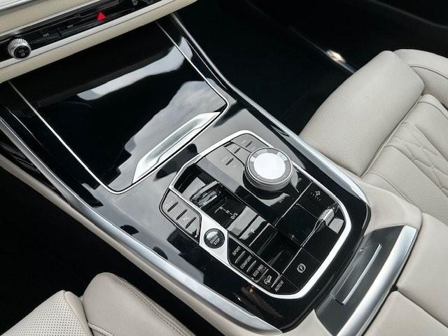 BMW X7 xDrive40d/SPECIAL PAINT MACADAMIA/FULL-FULL! – 17
