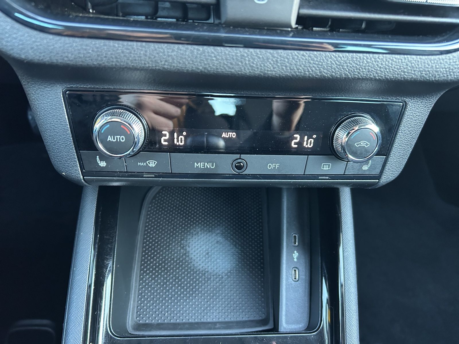 Fahrzeugabbildung SKODA Kamiq TSI Drive-125 LED Climatronic GRA PDC SH L