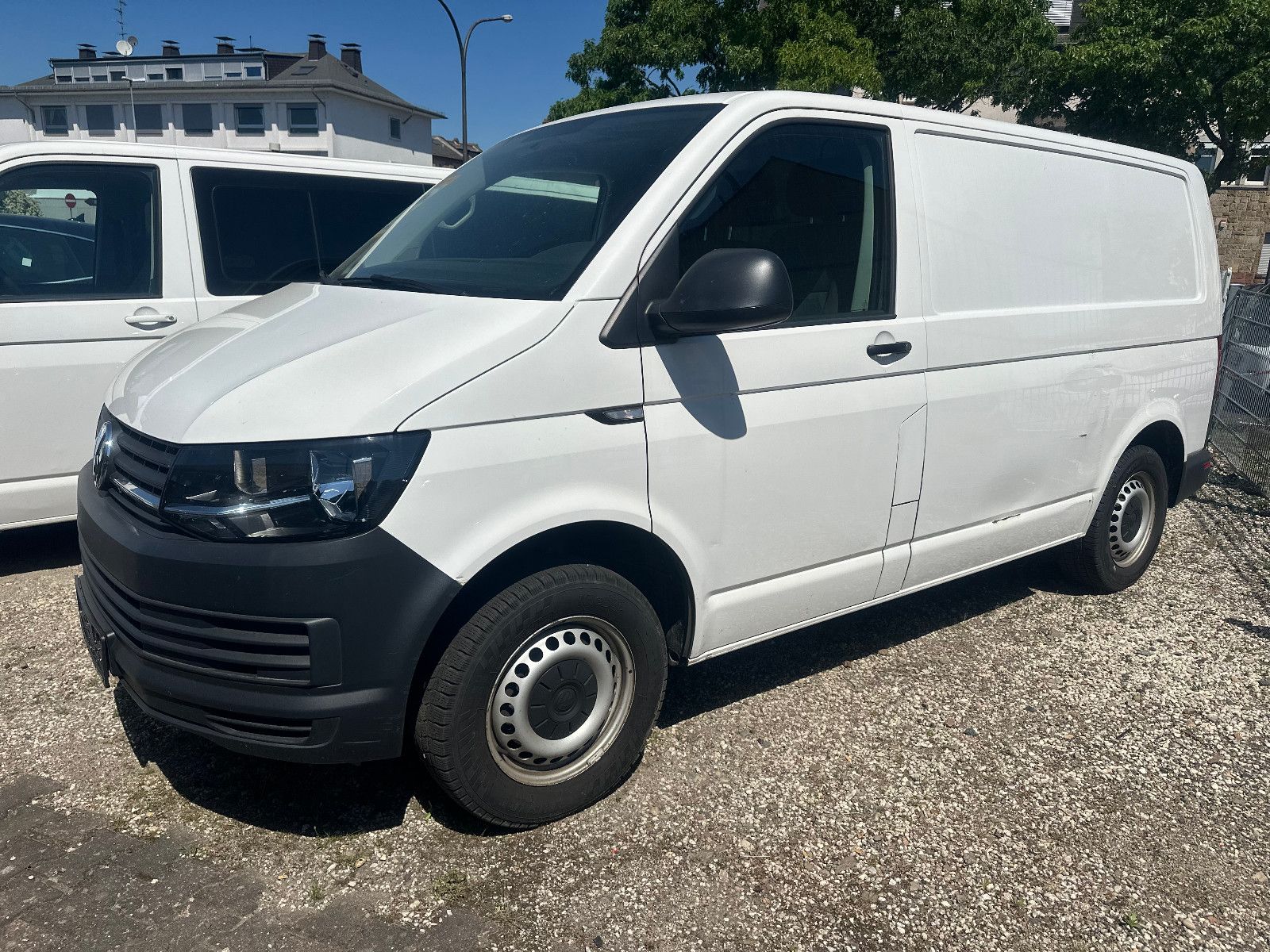 Fahrzeugabbildung Volkswagen T6 2.0 TDI TRANSPORTER KASTEN*1.HAND+AHK*