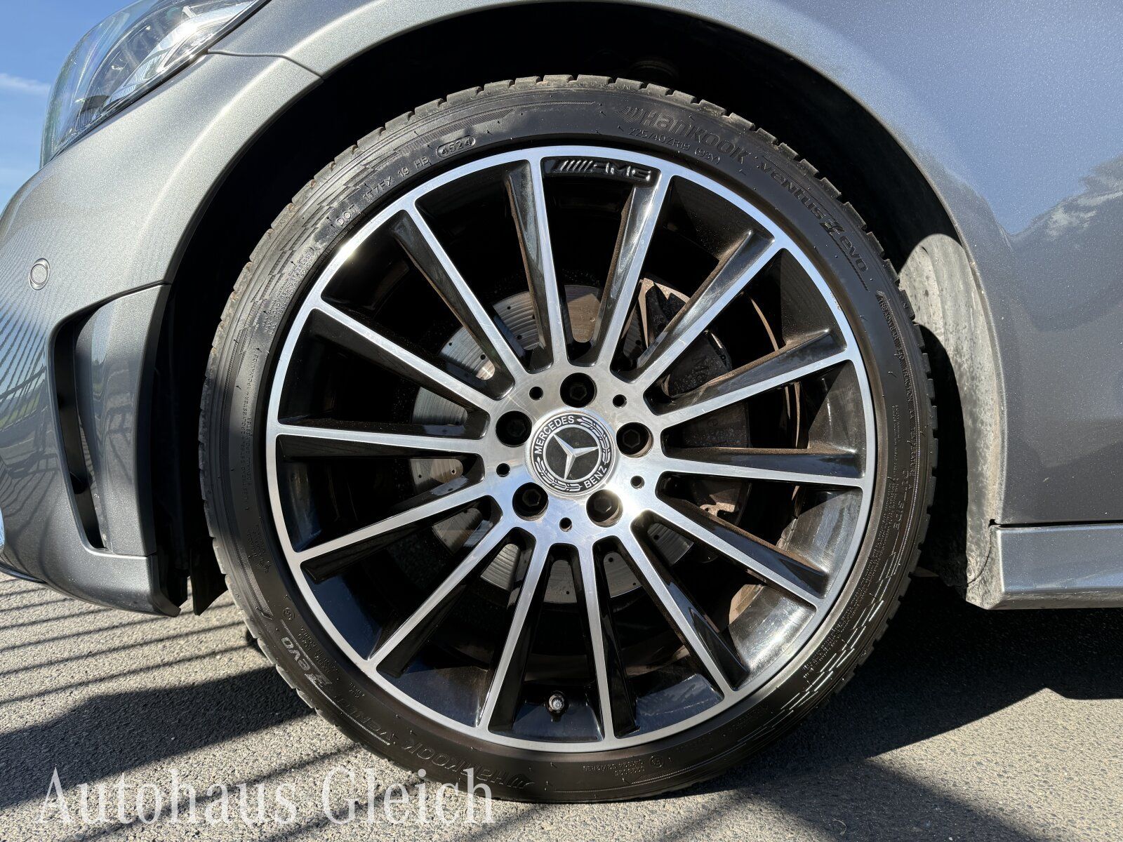 Fahrzeugabbildung Mercedes-Benz C 180 Coupe AMG-Line Interieur/Navi/LED