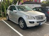 Mercedes-Benz Mercedes benz ml 320 - Mercedes-Benz ML 320 in Duisburg