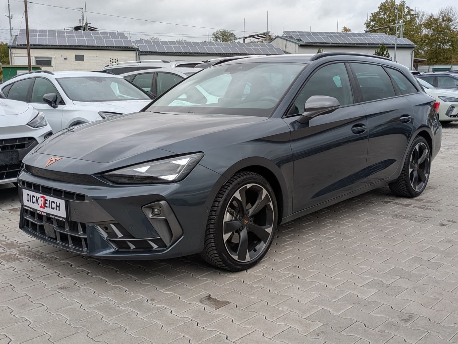 Fahrzeugabbildung CUPRA Leon 1.5 eTSI EDGE MATRIX*ACC*KAM*18"5JGARANTIE