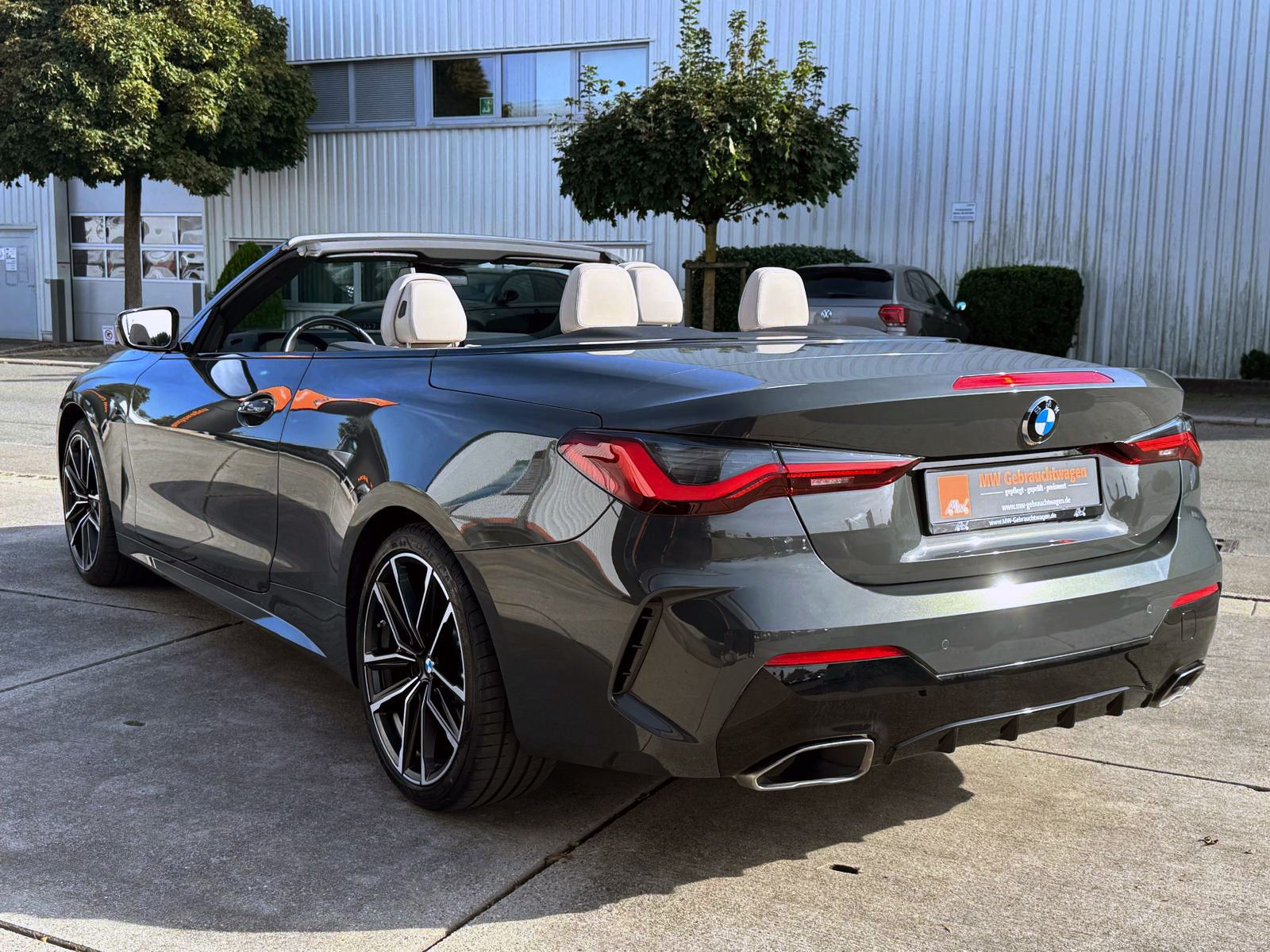 Fahrzeugabbildung BMW M440i xDrive Cabrio ACC AHK LED CarPlay KAM H&K