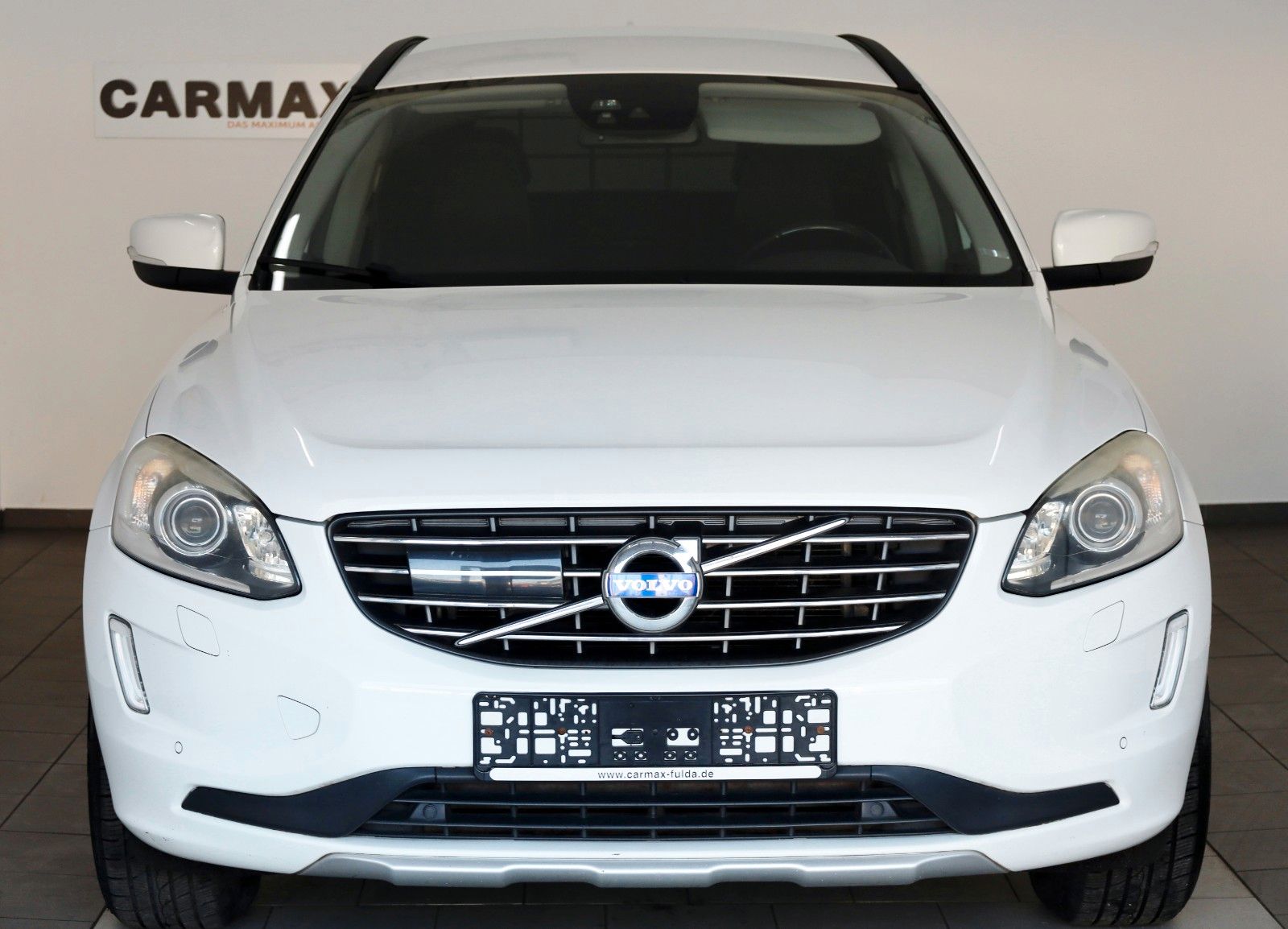 Fahrzeugabbildung Volvo XC60 D5 Momentum AWD Navi,Xenon,Kamera,SH,PDC